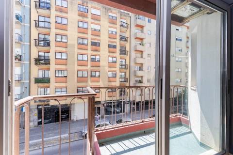Apartamento T1 em Matosinhos Sul, atualmente em Alojamento Local, junto à praia e ao metro