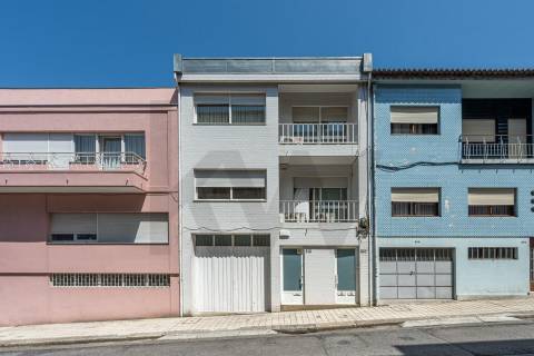 Prédio em Propriedade Total – Excelente Oportunidade de Investimento em Porto 