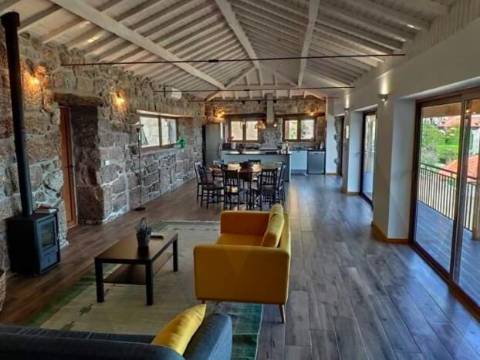 Moradia T3 com jardim e piscina para permuta