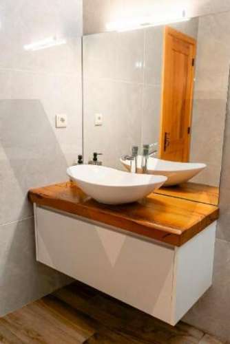 Moradia T3 com jardim e piscina para permuta