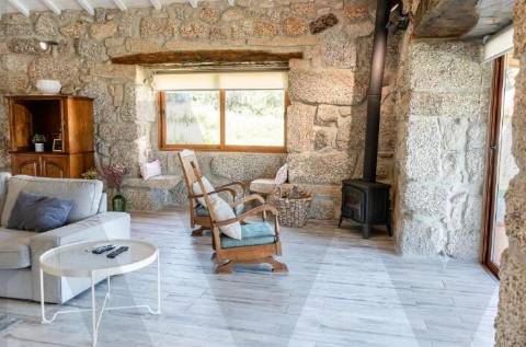 Moradia T3 com jardim e piscina para permuta