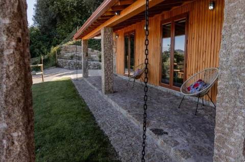Moradia T3 com jardim e piscina para permuta