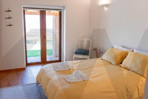 Moradia T3 com jardim e piscina para permuta