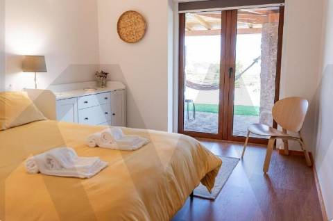 Moradia T3 com jardim e piscina para permuta