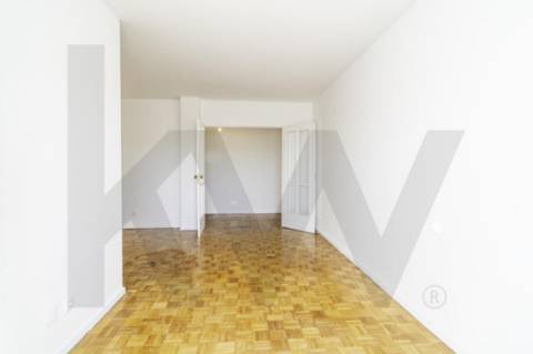 Apartamento T2 | Último piso | Vistas desafogadas | Elevada luminosidade | Águas Santas, Maia
