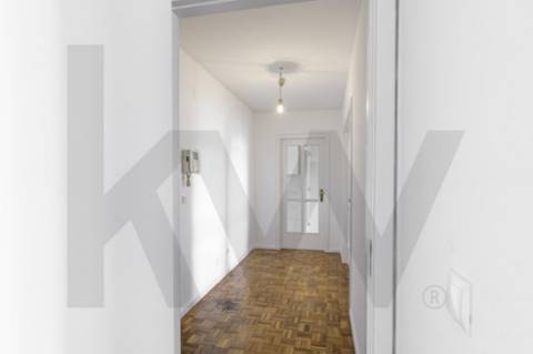 Apartamento T2 | Último piso | Vistas desafogadas | Elevada luminosidade | Águas Santas, Maia