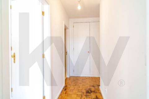 Apartamento T2 | Último piso | Vistas desafogadas | Elevada luminosidade | Águas Santas, Maia