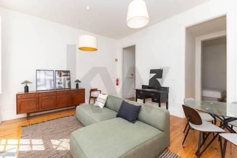 Apartamento T0+1 -Edifício Histórico com Licença AL em Cedofeita -Localização Premium 