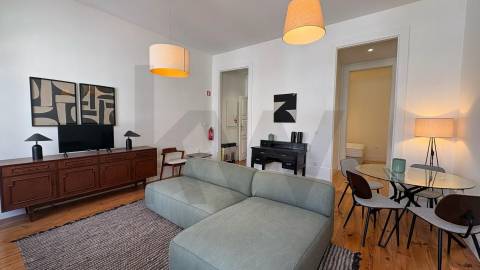 Apartamento  T0+1 -Edifício Histórico com Licença AL em Cedofeita -Localização Premium 