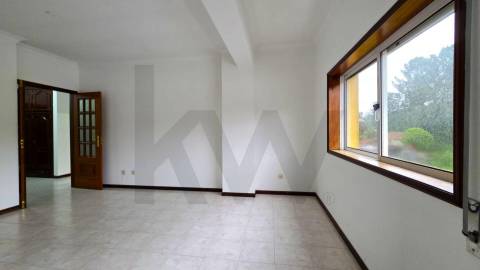 Apartamento T2 com Garagem e Arrumos, Elevador, CABEÇA SANTA, PENAFIEL