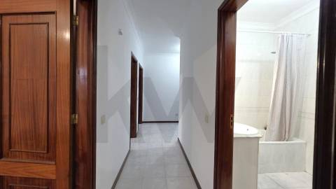 Apartamento T2 com Garagem e Arrumos, Elevador, CABEÇA SANTA, PENAFIEL