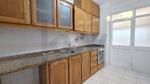 Apartamento T2 com Garagem e Arrumos, Elevador, CABEÇA SANTA, PENAFIEL