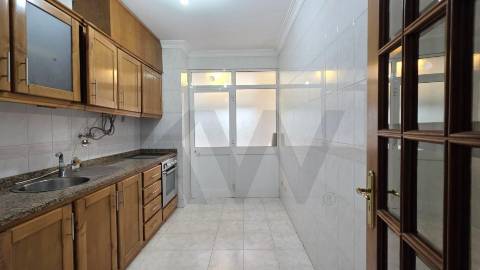 Apartamento T2 com Garagem e Arrumos, Elevador, CABEÇA SANTA, PENAFIEL