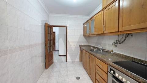 Apartamento T2 com Garagem e Arrumos, Elevador, CABEÇA SANTA, PENAFIEL