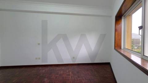 Apartamento T2 com Garagem e Arrumos, Elevador, CABEÇA SANTA, PENAFIEL