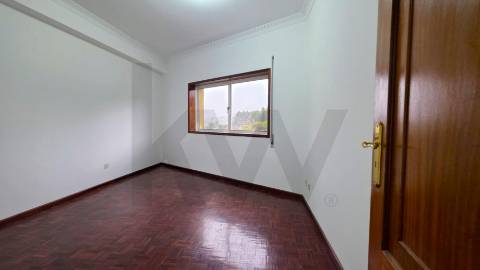 Apartamento T2 com Garagem e Arrumos, Elevador, CABEÇA SANTA, PENAFIEL
