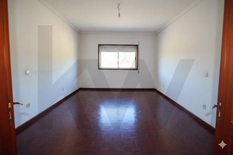 Apartamento T2 com Garagem e Arrumos, Elevador, CABEÇA SANTA, PENAFIEL