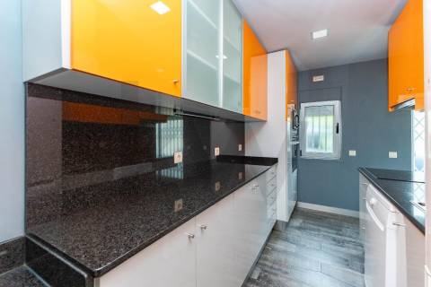 Apartamento T2 Arrabida Shopping