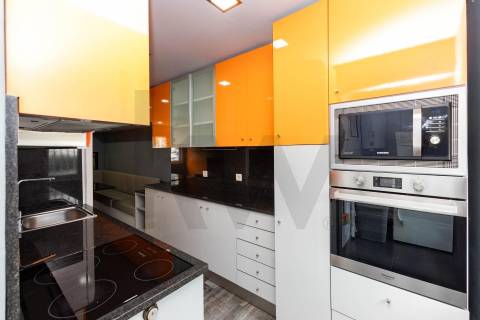 Apartamento T2 Arrabida Shopping
