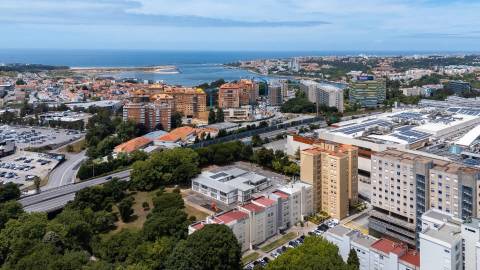 Apartamento T2 Arrabida Shopping