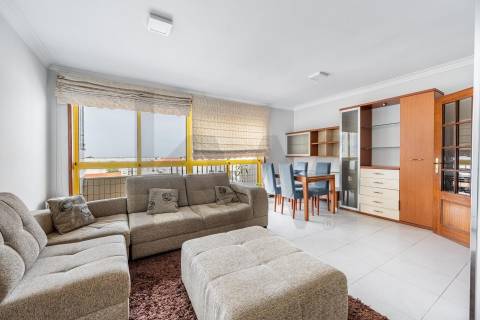 Apartamento T3 com terraço privativo - Vila Praia de Âncora