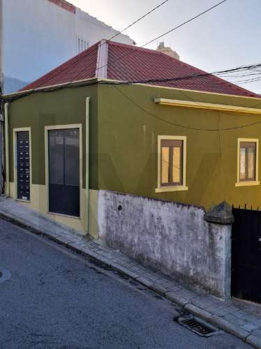 Prédio ao metro de ST Ovidio