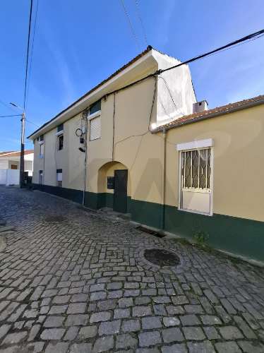 Prédio em Canidelo com rentabilidade