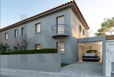 Moradia com 4 suites nova no Bairro de António Aroso
