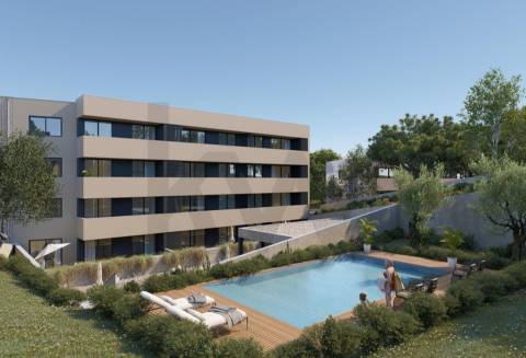 Apartamento T2 | Condomínio com Piscina e Jardim | 5 minutos Praia | Valadares 