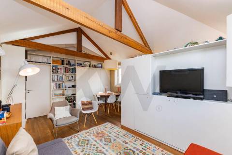 .Apartamento T1 no Largo da Fontinha com excelente luminosidade 