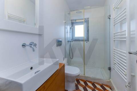 .Apartamento T1 no Largo da Fontinha com excelente luminosidade 