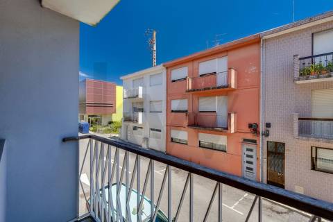 Moradia Banda T3 com Garagem e Espaço Exterior – Areosa (Rio Tinto)