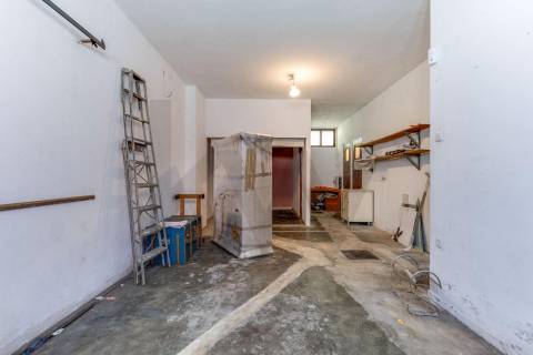 Moradia Banda T3 com Garagem e Espaço Exterior – Areosa (Rio Tinto)
