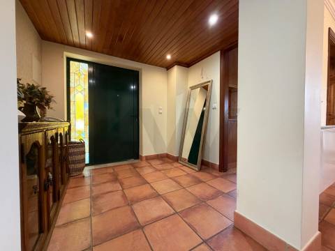 Moradia T3 com Espaço Exterior – A 5 Minutos do Fundão