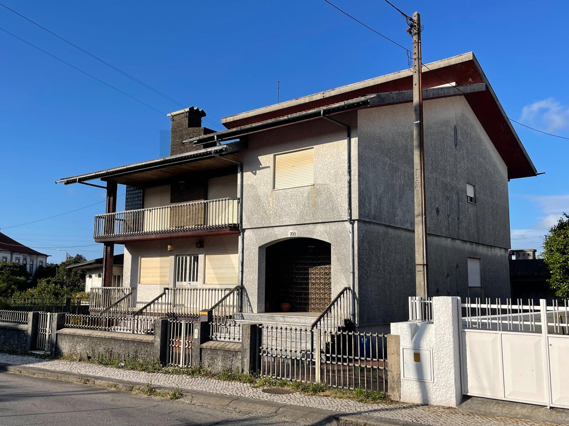 Moradia T3 com logradouro em Casal Novo, Oliveira de Azeméis