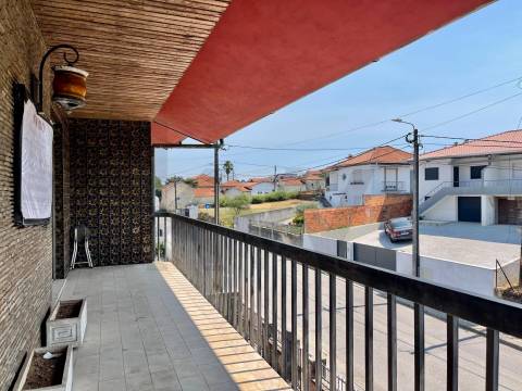 Moradia T3 com logradouro em Casal Novo, Oliveira de Azeméis