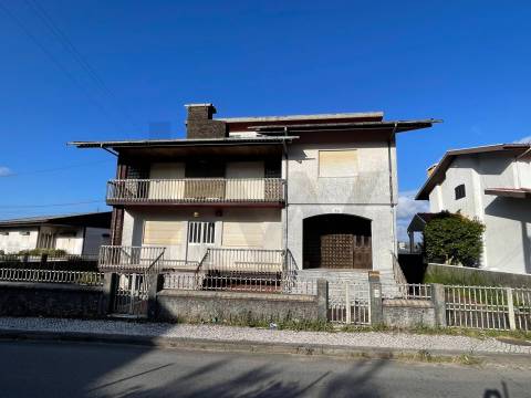 Moradia T3 com logradouro em Casal Novo, Oliveira de Azeméis