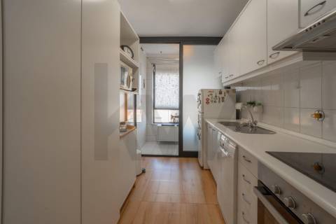 **Apartamento T1+1 com garagem na Senhora da Hora, Matosinhos**