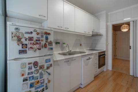 **Apartamento T1+1 com garagem na Senhora da Hora, Matosinhos**