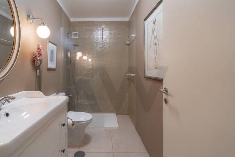 **Apartamento T1+1 com garagem na Senhora da Hora, Matosinhos**
