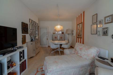 **Apartamento T1+1 com garagem na Senhora da Hora, Matosinhos**