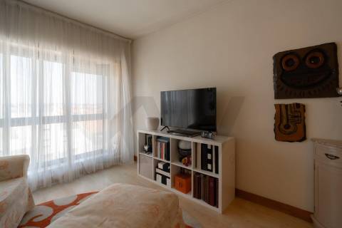 **Apartamento T1+1 com garagem na Senhora da Hora, Matosinhos**