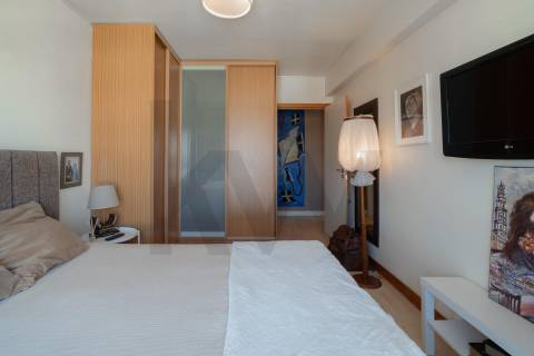 **Apartamento T1+1 com garagem na Senhora da Hora, Matosinhos**