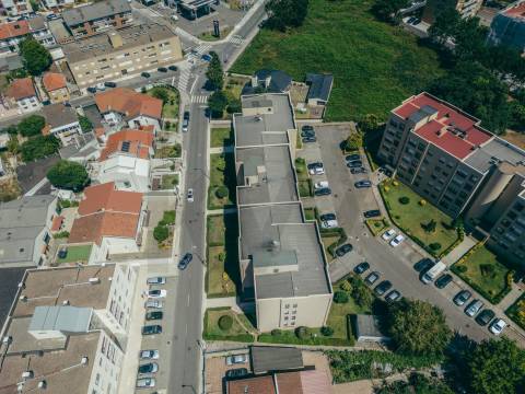 **Apartamento T1+1 com garagem na Senhora da Hora, Matosinhos**