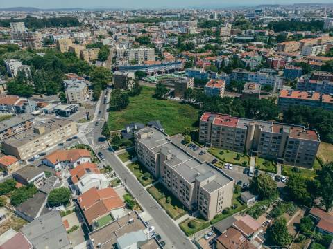 **Apartamento T1+1 com garagem na Senhora da Hora, Matosinhos**