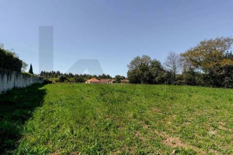 Propriedade Exclusiva em Matosinhos: A Moradia dos Seus Sonhos com Projeto Aprovado