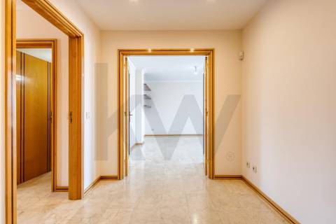 Apartamento T3+1 com Terraço (T4) - V. N. de Gaia  - Metro