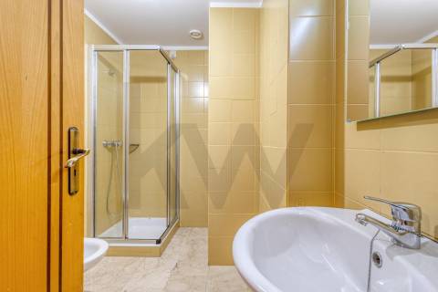 Apartamento T3+1 com Terraço (T4) - V. N. de Gaia  - Metro