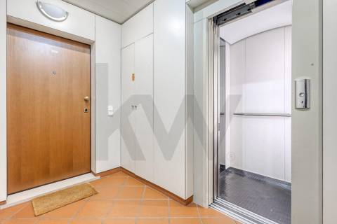Apartamento T3+1 com Terraço (T4) - V. N. de Gaia  - Metro