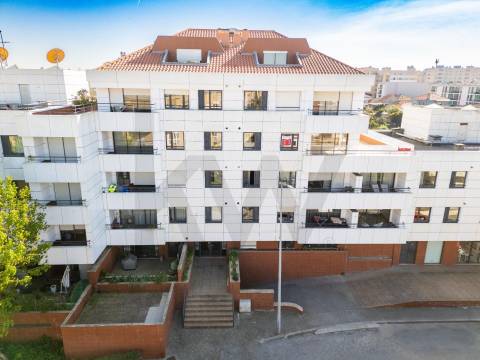 Apartamento T3+1 com Terraço (T4) - V. N. de Gaia  - Metro